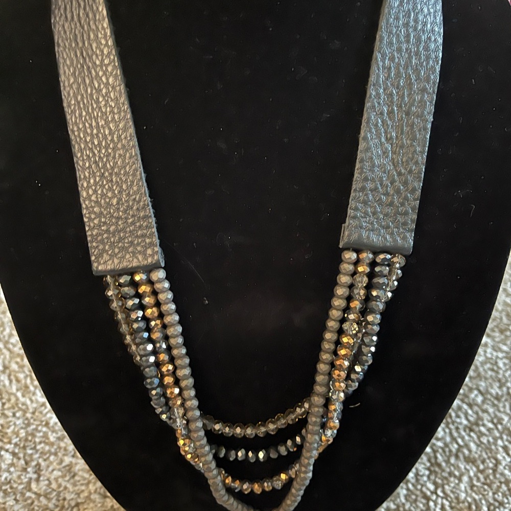 Necklace leather & beads - Picture 2 of 5